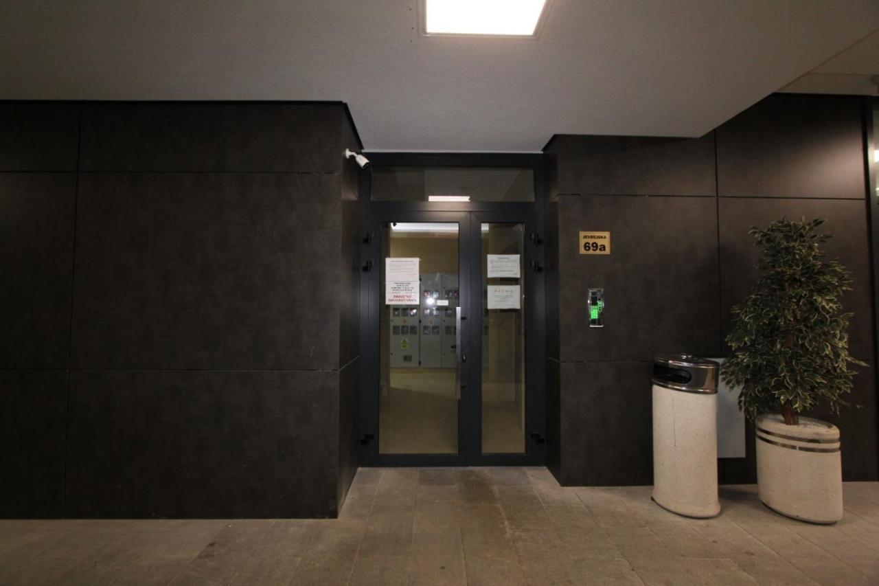 Downtown Apartment Баня-Лука Экстерьер фото